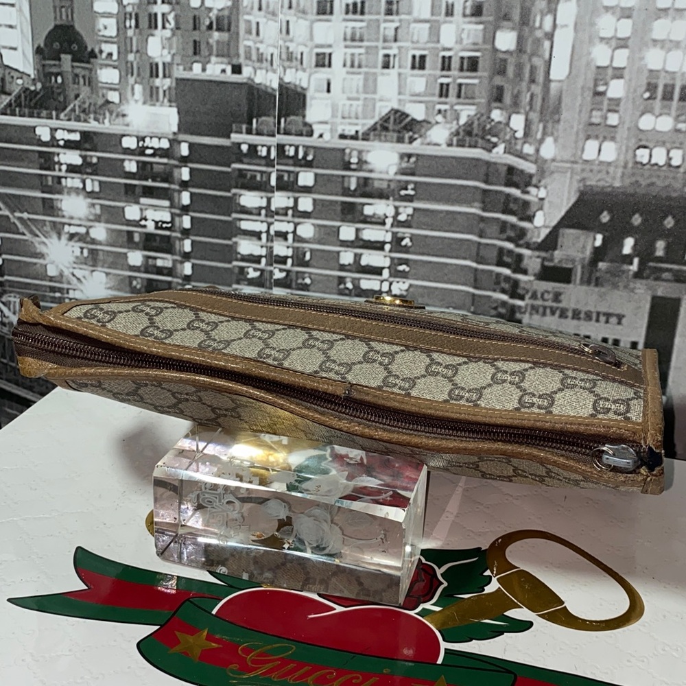 Authentic Rare Gucci Plus GG Monogram Clutch - Picture 7 of 15
